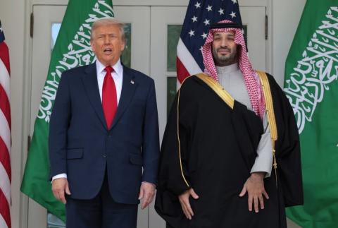 الرئيس ترامب مع ولي العهد السعودي الأمير محمد بن سلمان في البيت الأبيض في نوفمبر.jpg