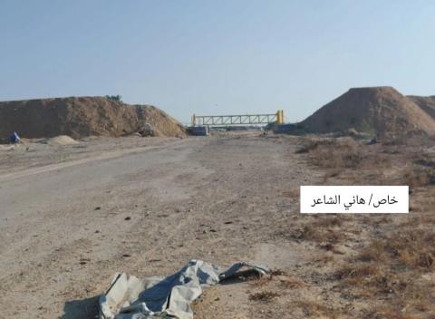 عزل قيزاني رشوان والنجار عن مدينة خان يونس بساتر ترابي وإقامة بوابة عند منتجع هابي ستي..jpg