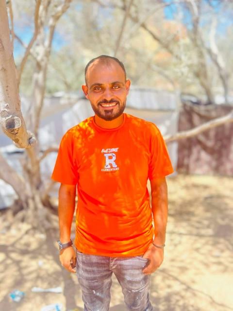 الشهيد إبراهيم(بكر) محمد كوارع والذي ارتقى بنيران الجيش الإسرائيلي في منطقة قيزان النجار جنوبي خانيونس.jpg