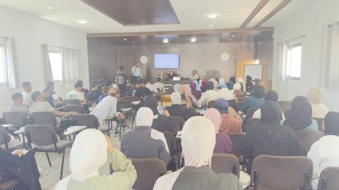 جامعة غزة تنظم لقاءًا إرشاديًا تفاعليًا.jpg