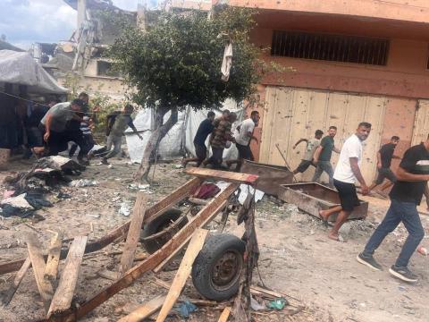مشاهد من قصف عربة تجرها مركبة في حي تل الهوى جنوبي مدينة غزة..jpg