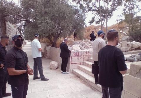وزير الأمن القومي في حكومة الاحتلال ايتمار بن غفير يقتحم المسجد الأقصى المبارك ويؤدي طقوسا تلمودية في الساحة الشرقية المقابلة لقبة الصخرة المشرفة.jpg