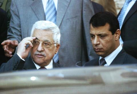 صورة تجمع ابو مازن مع محمد دحلان.jpg