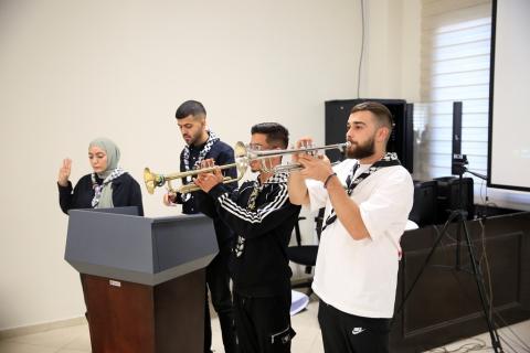 المدرسة الوطنية الفلسطينية للإدارة تختتم الورشة الوطنية للحماية من الأذى والآذان الصاغية