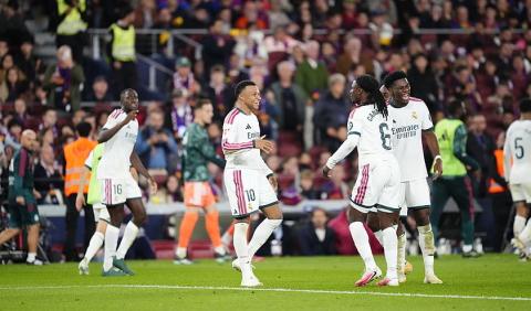 لاعبو ريال مدريد يحتفلون بأحد الهدفين (Getty Images).jpg