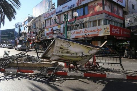 قوات الاحتلال الإسرائيلي خلال عملية عسكرية في مدينة نابلس، حيث هدمت نصبًا تذكارية في عدد من الأحياء، 7 أكتوبر/تشرين الأول 2026. تصوير: محمد ناصر.