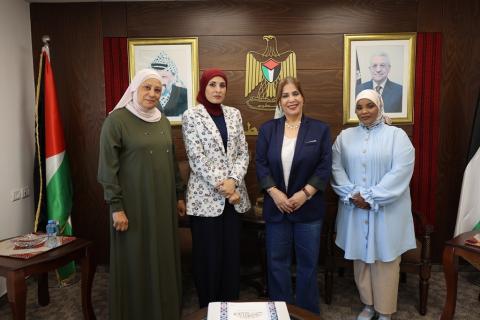 الخليلي تلتقي رئيسة جمعية نور شمس النسوية – طولكرم  لبحث سبل التعاون ودعم وتمكين النساء