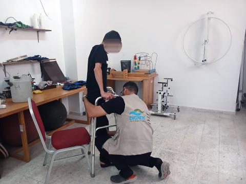 صور-من-جلسات-العلاج-الطبيعــي-و-الكشف-الطبي-(1).jpg