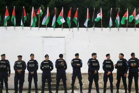 مراسم عسكرية رسمية بمناسبة يوم العلم الفلسطيني في مدينة نابلس بالضفة الغربية في 30 سبتمبر/أيلول 2026. (صورة: محمد ناصر)