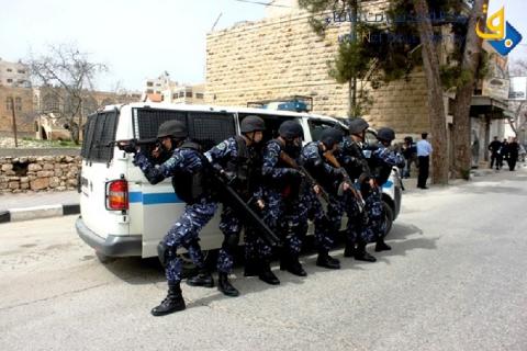 الخليل: مواطن يبلغ الشرطة عن ابنه لتعاطيه المخدرات