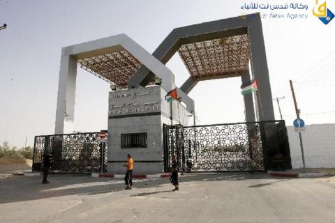 بعد دخول حافلة واحدة.. مصر تغلق معبر رفح بسبب تعطل الحواسيب