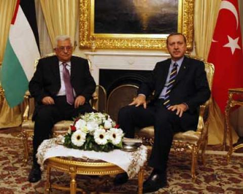 الرئيس يطلع الرئيس التركي ورئيس وزرائه على أخر المستجدات