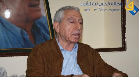 حواتمة يطالب حماس باعلان جاهزيتها لاستقالة حكومتها