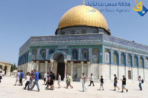 مستوطنون برئاسة الحاخام "غليك" يقتحمون باحات المسجد الأقصى