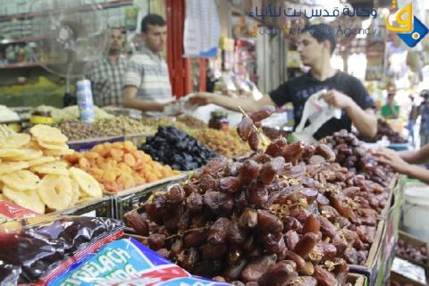 صور.. غزة تستقبل شهر رمضان بأزمات عدة "وقود واسمنت وكهرباء وتباين باسعار الغذاء "