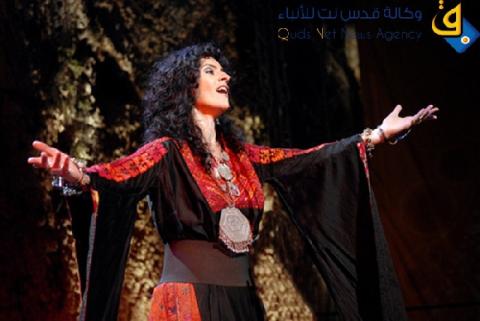 ريم بنّا.. تفوز بجائزة إبن رُشد للعام 2013
