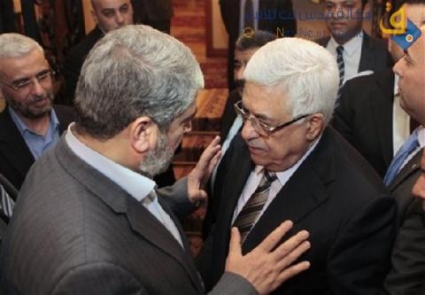 مسؤول ينفي لـ"قدس نت" وجود أي اتصالات بين مشعل وعباس