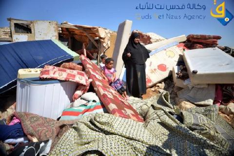 الاحتلال يخطر مقدسيا بوقف أعمال الترميم بكهف يعيش داخله