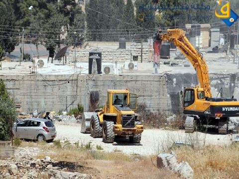 براك يأمر بهدم 8 أحياء فلسطينية جنوب جبل الخليل