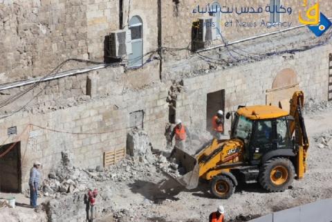 هدم مبنى تجاري من 3 طوابق شمال القدس