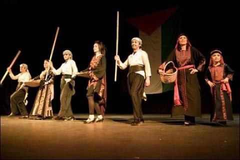 مركز نوار التربوي يبعث الحياة في الألعاب الشعبية الفلسطينية