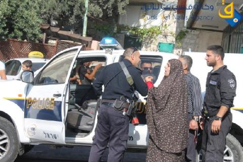 اعتقال فتاة على حاجز قلنديا شمال القدس