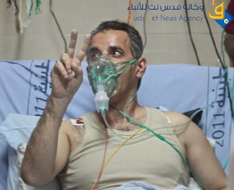 جبهة التحرير الفلسطينيه تهنئ الاسير محمد التاج بعودته من العلاج