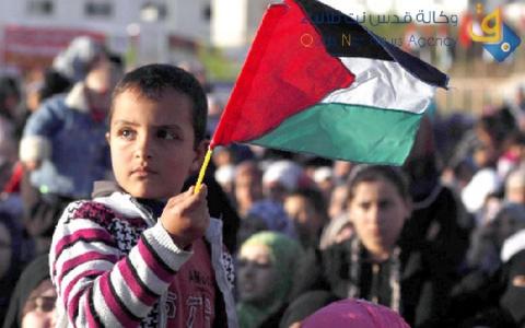 السيناتور كوكس يزور فلسطين لتقييم حصولها على مكانة في مجلس أوروبا