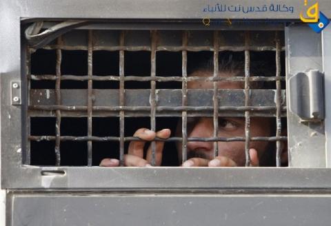غرامة ومنع من الزيارة لأسير لتهريبه "نطفة"