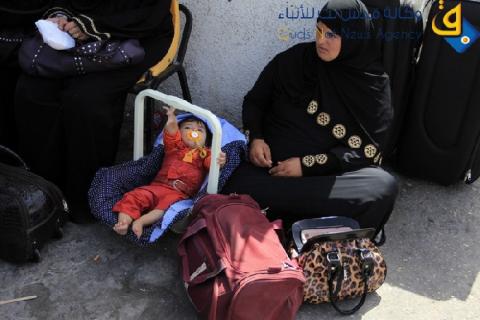 وفاة مولود فلسطيني على معبر رفح نتيجة إغلاقه