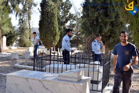 مستوطنون يلحقون اضرار مادية بالمقبرة المسيحية الانجيلية