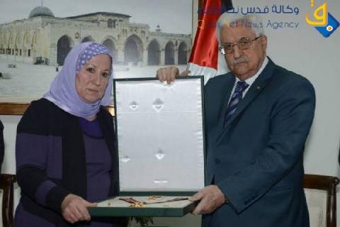 منح الشهيد حبش وسام نجمة القدس