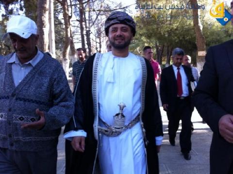 صور..رئيس الاتحاد العُماني لكرة القدم في زيارة للمسجد الاقصى