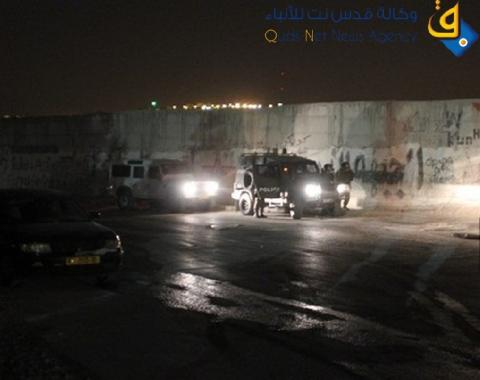 صور.. الاحتلال يعتقل مواطنين ويصيب اخرين عقب هدم منزل شرق القدس