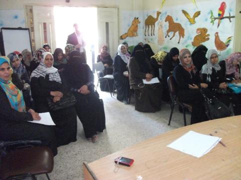 اتحاد نقابات العمال ينفذ ورشة للعاملات في رياض الأطفال