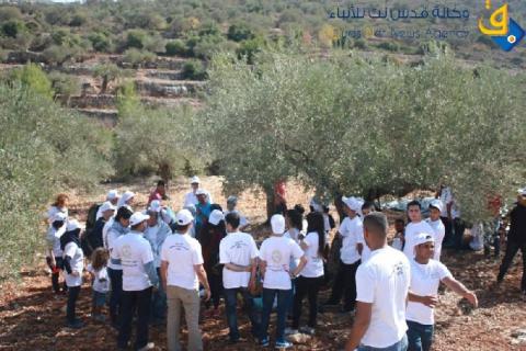 حملة ( احنا معكم ) تصل قرية مزارع النوباني في محافظة رام الله