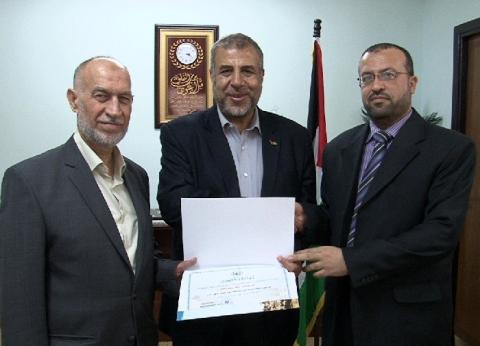 وزير الصحة بغزة يكرم البعثة الطبية لحجاج بيت الله الحرام
