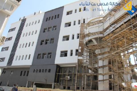 دائرة الصيدلة بمجمع الشفاء الطبي تكرم الصيدلي المتميز للعام 2013