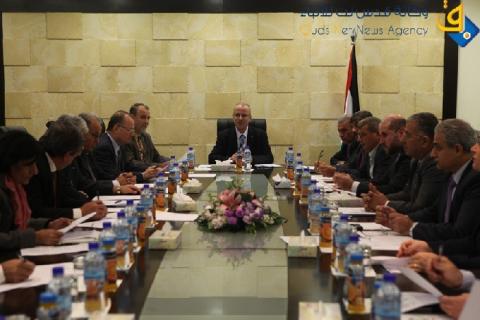 تصاعد الازمة بين الحكومة والمعلمين‎ بعد التلويح بالتوجه للعدل العليا