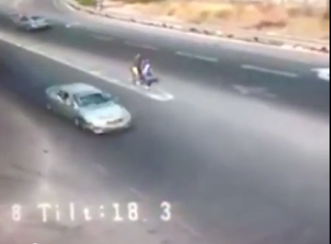 فيديو..لحظة اقتياد الجندي الاسرائيلي الذي قتل في قلقيلية