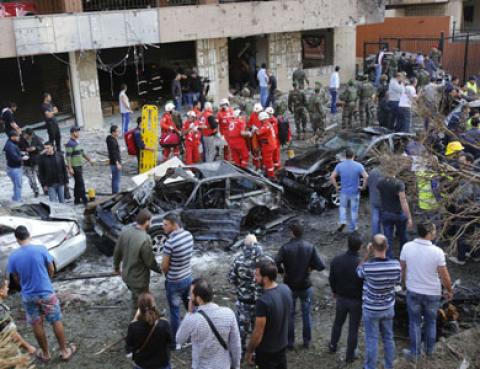 مقتل 32 شخصا بينهم دبلوماسي إيراني بانفجارين بمحيط السفارة الإيرانية ببيروت