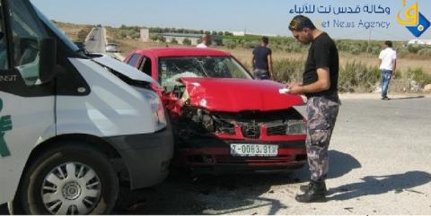 أربع إصابات في حادث في دورا