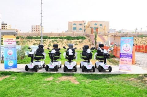 الأيدي الرحيمة توزع سيارات كهربائية "سكوتر" على الجرحى
