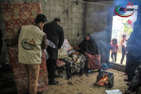 "روّاد" تشرع بإغاثة الأسر المنكوبة في غزة