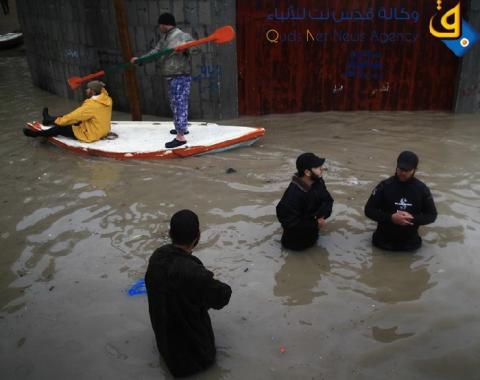 مصرع شقيقين غرقا في رفح وفتى بعيار ناري وسط القطاع 
