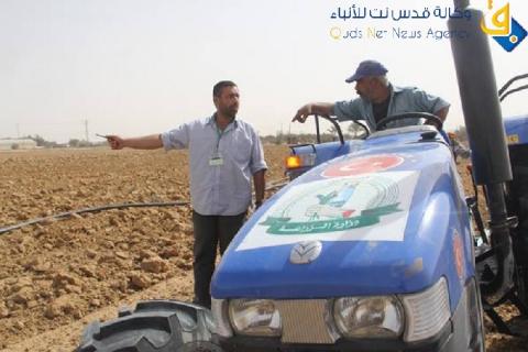 "الزراعة" تحرث "1359" دونم زراعي بالتعاون من بلديتي "الشوكة" و"الفخاري"