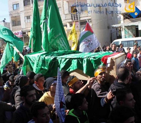 الآلاف يشيعون جثمان  الشهيد أحمد عبد الجواد في نابلس