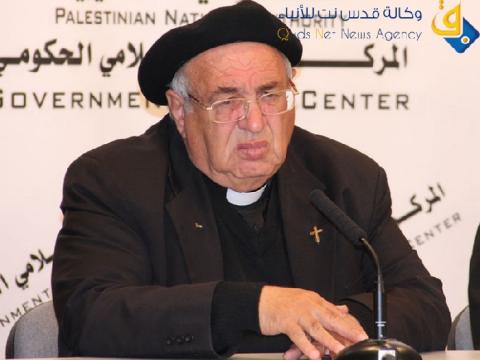 الأب مسلم: سندافع عن حماس وأي فلسطيني يُتّهم بالباطل