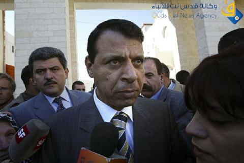 دحلان يهاجم ابو مازن ويعتبر فصل خمسة من اعضاء فتح "غير قانوني "