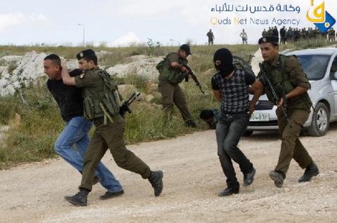 الخليل: قوات الاحتلال تطارد مركبات الفلسطينيين وتستولي على إحداها